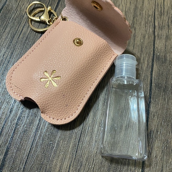 NWOT Erin Condren Peach Sanitizer Keychain - Picture 3 of 3
